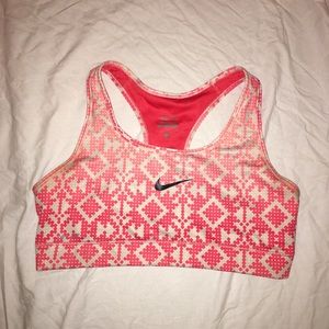 NIKE spots bra